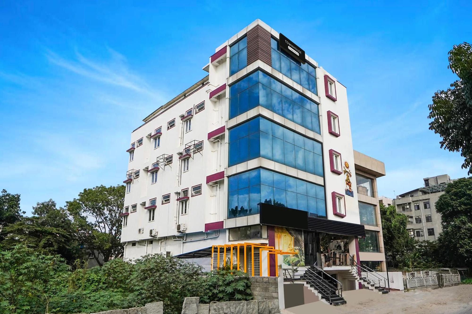 Super Townhouse Hbr Layout Bangalore Exterior foto